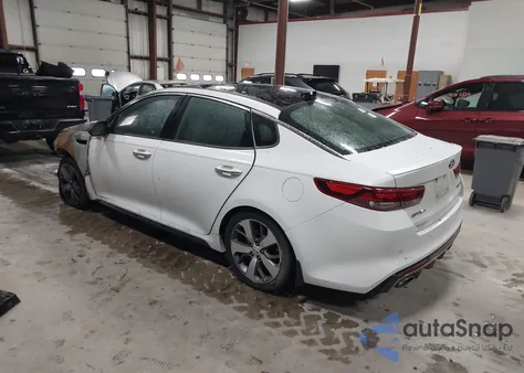 2016 Kia Optima Sx Turbo z USA, uszkodzony, nr VIN 5XXGW4L24GG002425